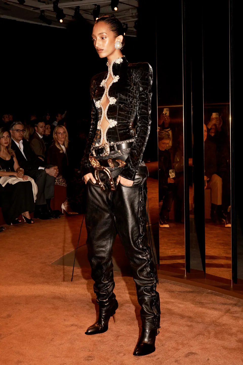 00043-schiaparelli-fall-2025-ready-to-wear-courtesy-of-schiaparelli