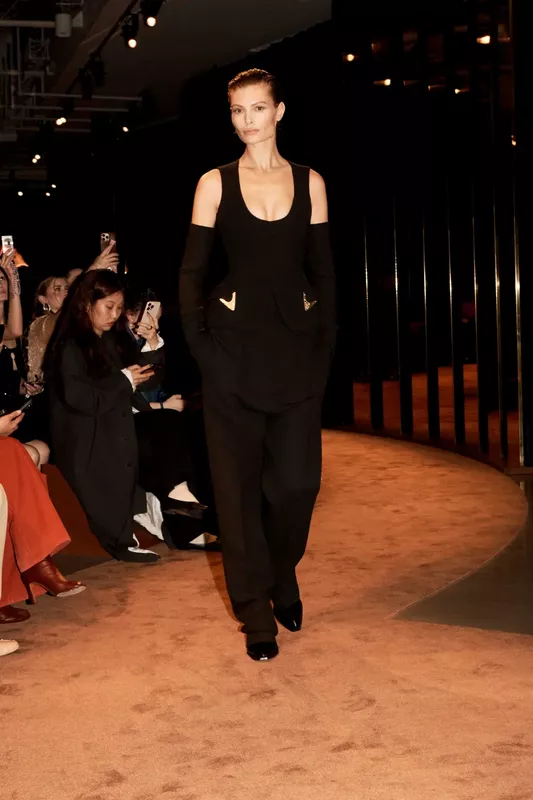 00002-schiaparelli-fall-2025-ready-to-wear-courtesy-of-schiaparelli