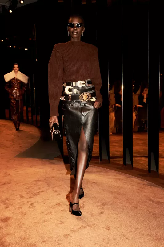 00005-schiaparelli-fall-2025-ready-to-wear-courtesy-of-schiaparelli