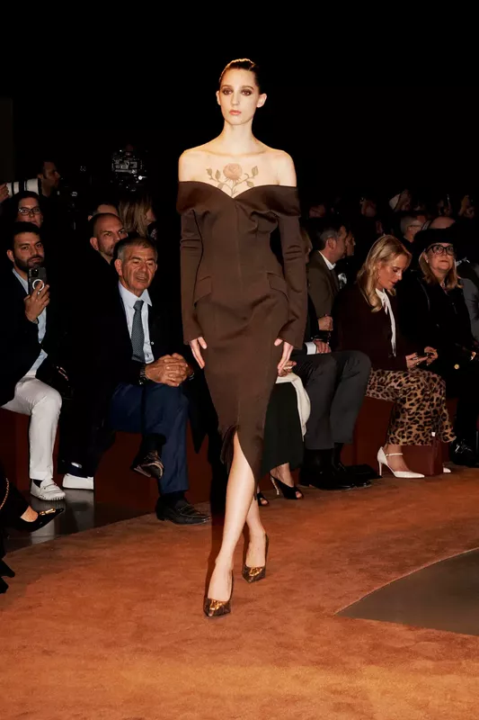 00009-schiaparelli-fall-2025-ready-to-wear-courtesy-of-schiaparelli