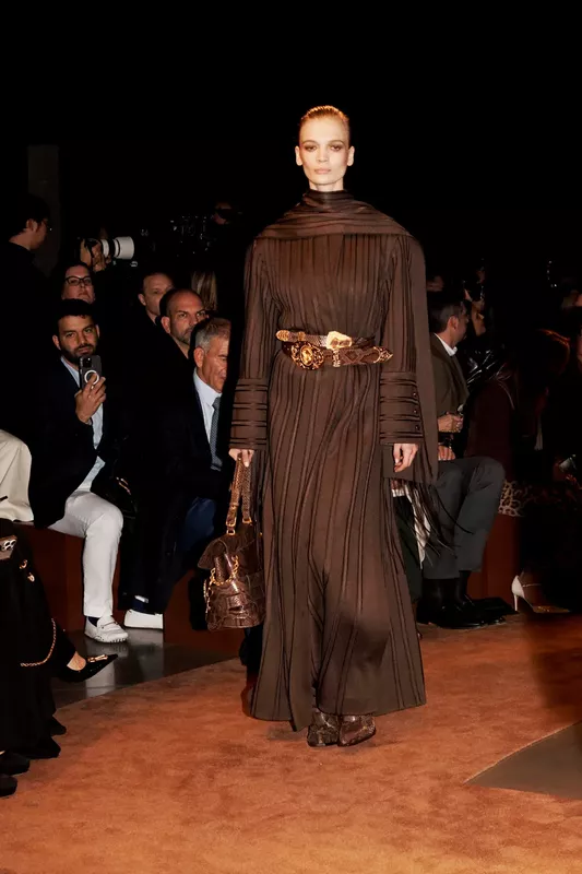 00010-schiaparelli-fall-2025-ready-to-wear-courtesy-of-schiaparelli