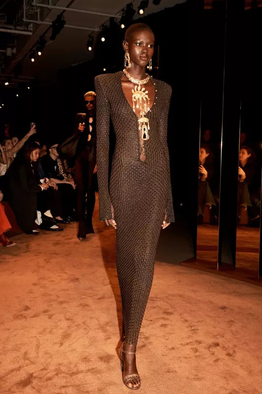 00014-schiaparelli-fall-2025-ready-to-wear-courtesy-of-schiaparelli
