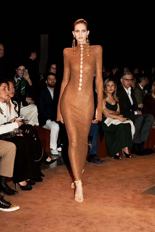 00016-schiaparelli-fall-2025-ready-to-wear-courtesy-of-schiaparelli