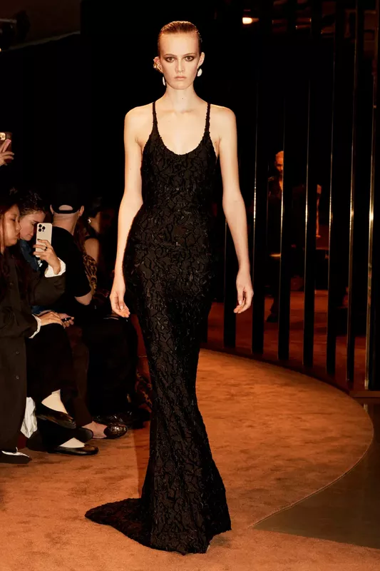 00034-schiaparelli-fall-2025-ready-to-wear-courtesy-of-schiaparelli