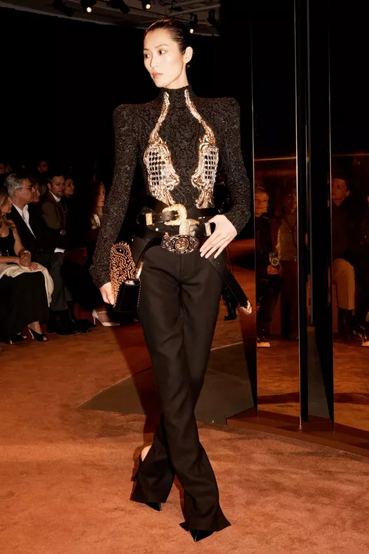00042-schiaparelli-fall-2025-ready-to-wear-courtesy-of-schiaparelli