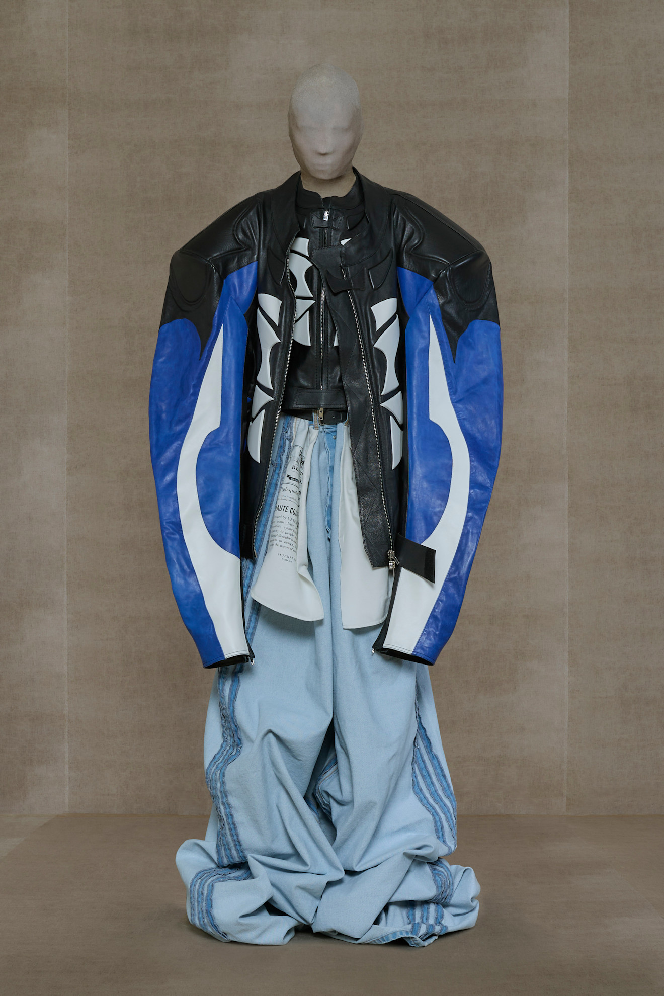 Vetements PO S24 011