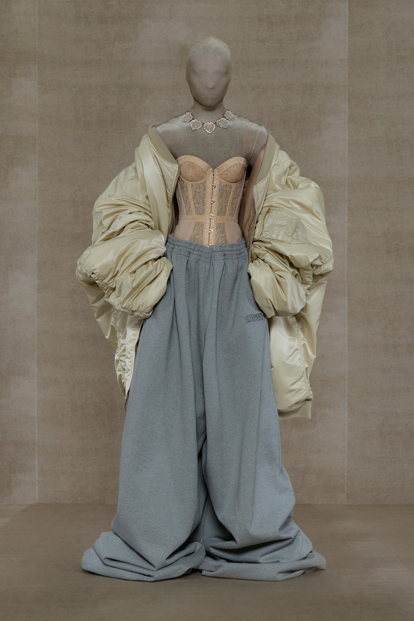 Vetements PO S24 040