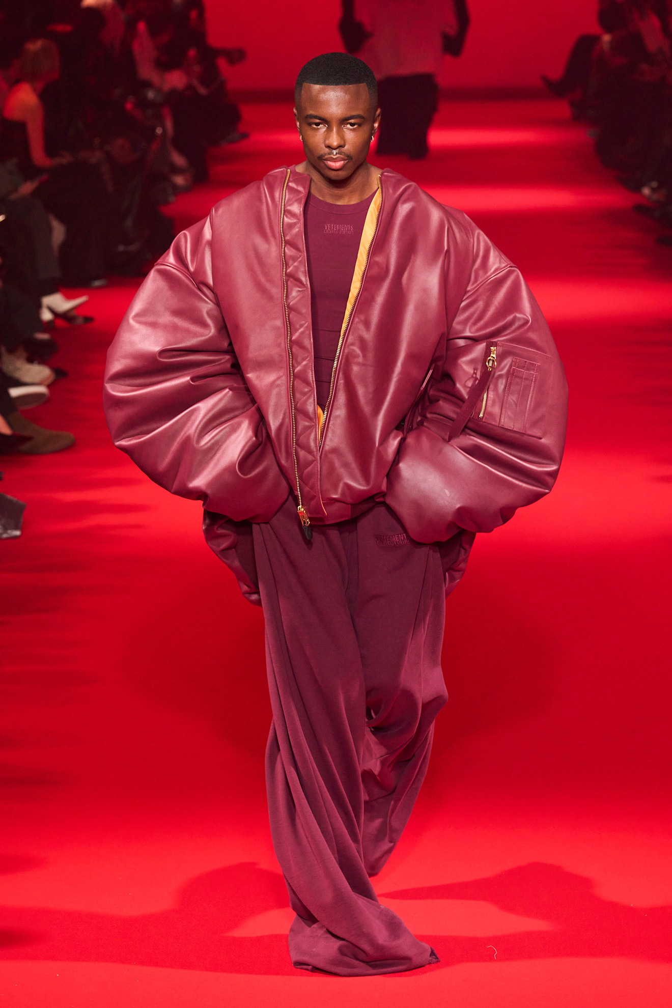 Vetements F24 043