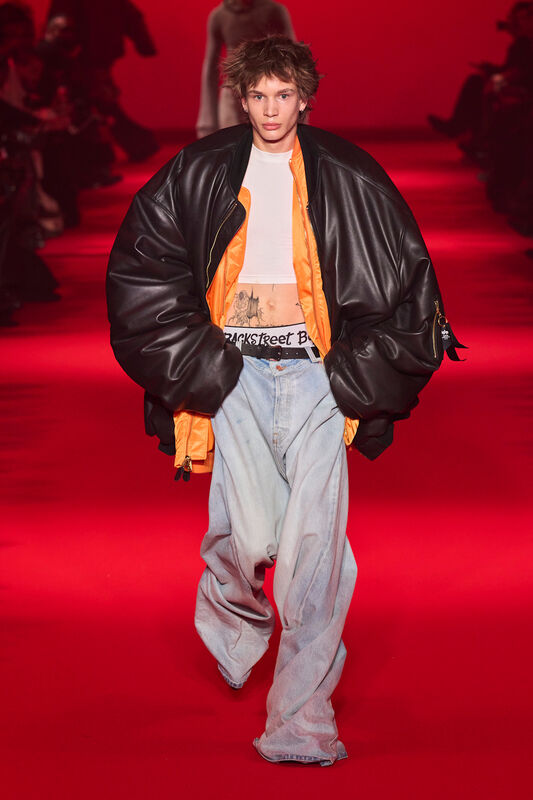 Vetements F24 037