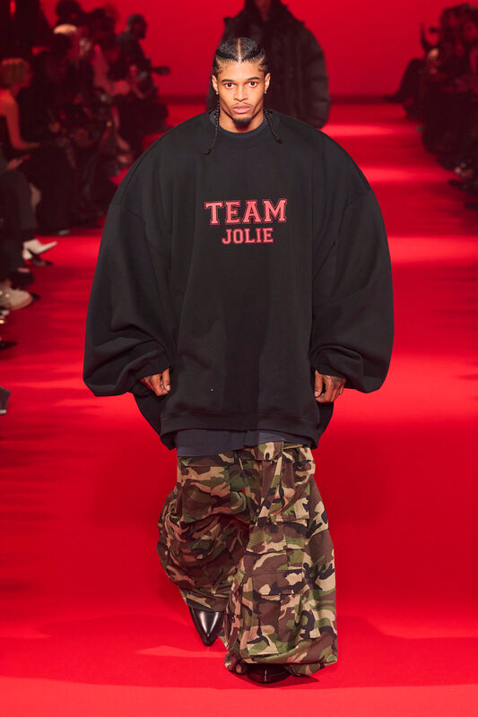 Vetements F24 046