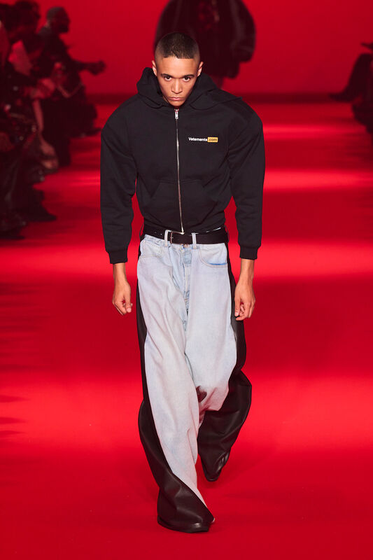 Vetements F24 053