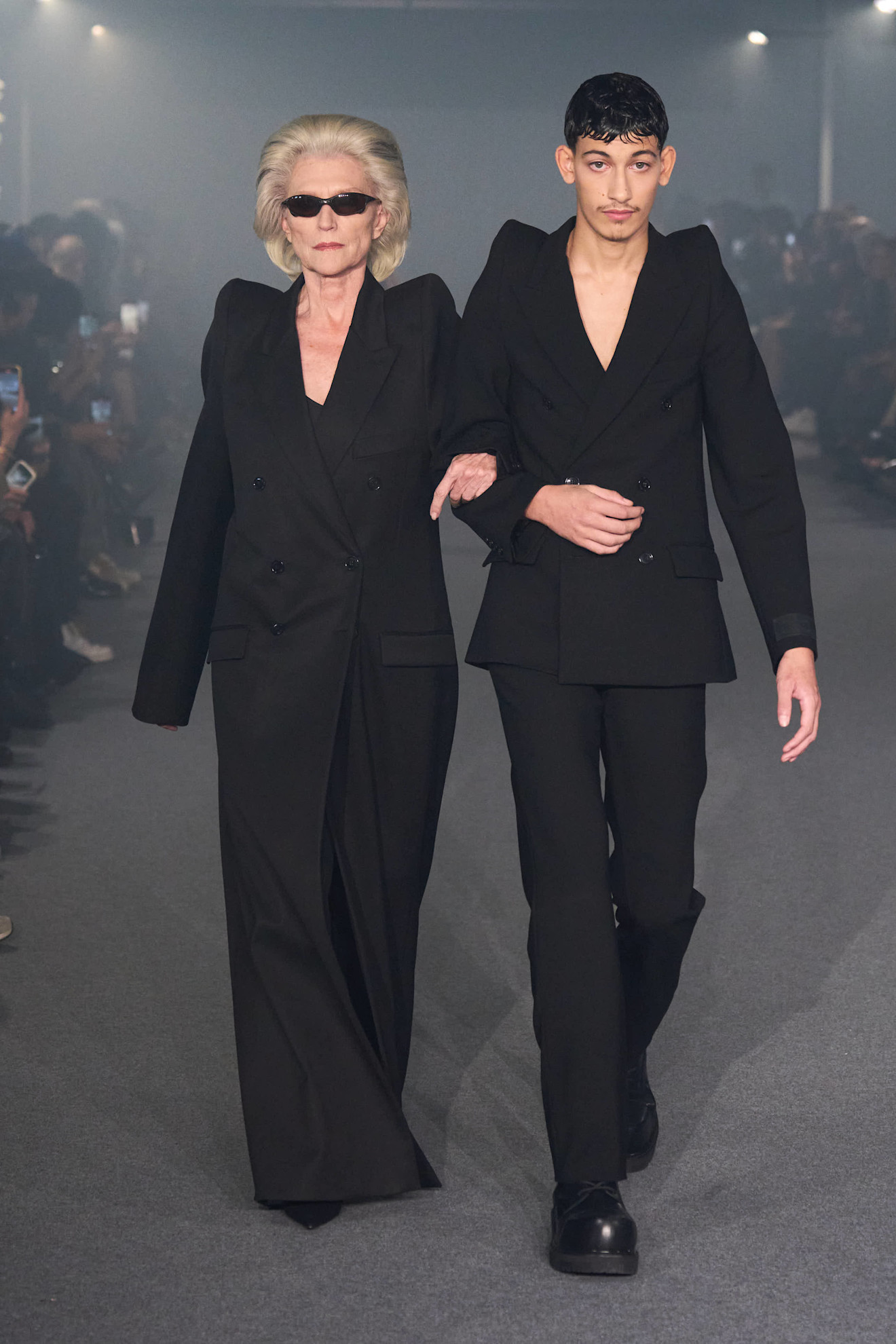 Vetements S25 007