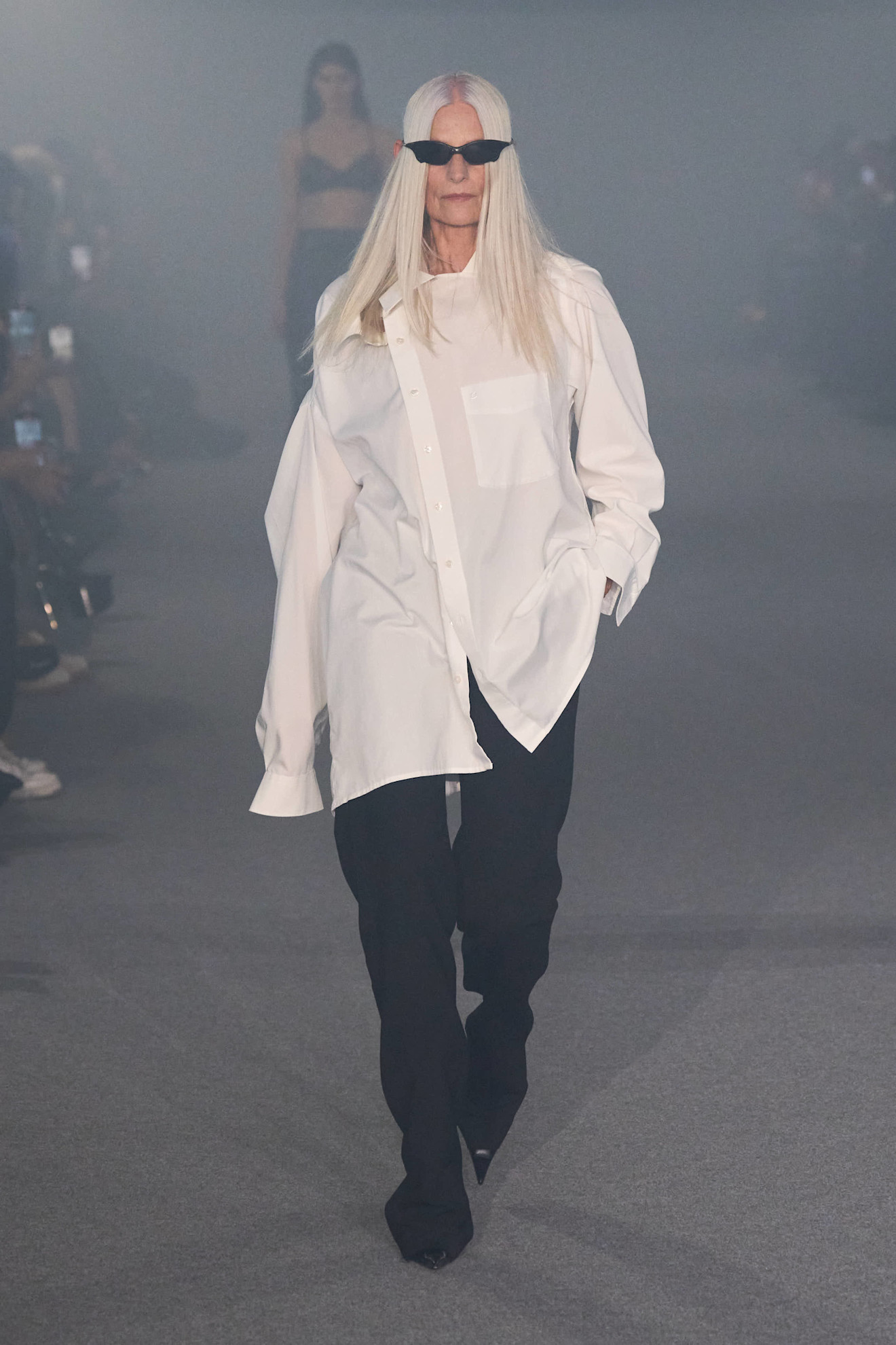 Vetements S25 009