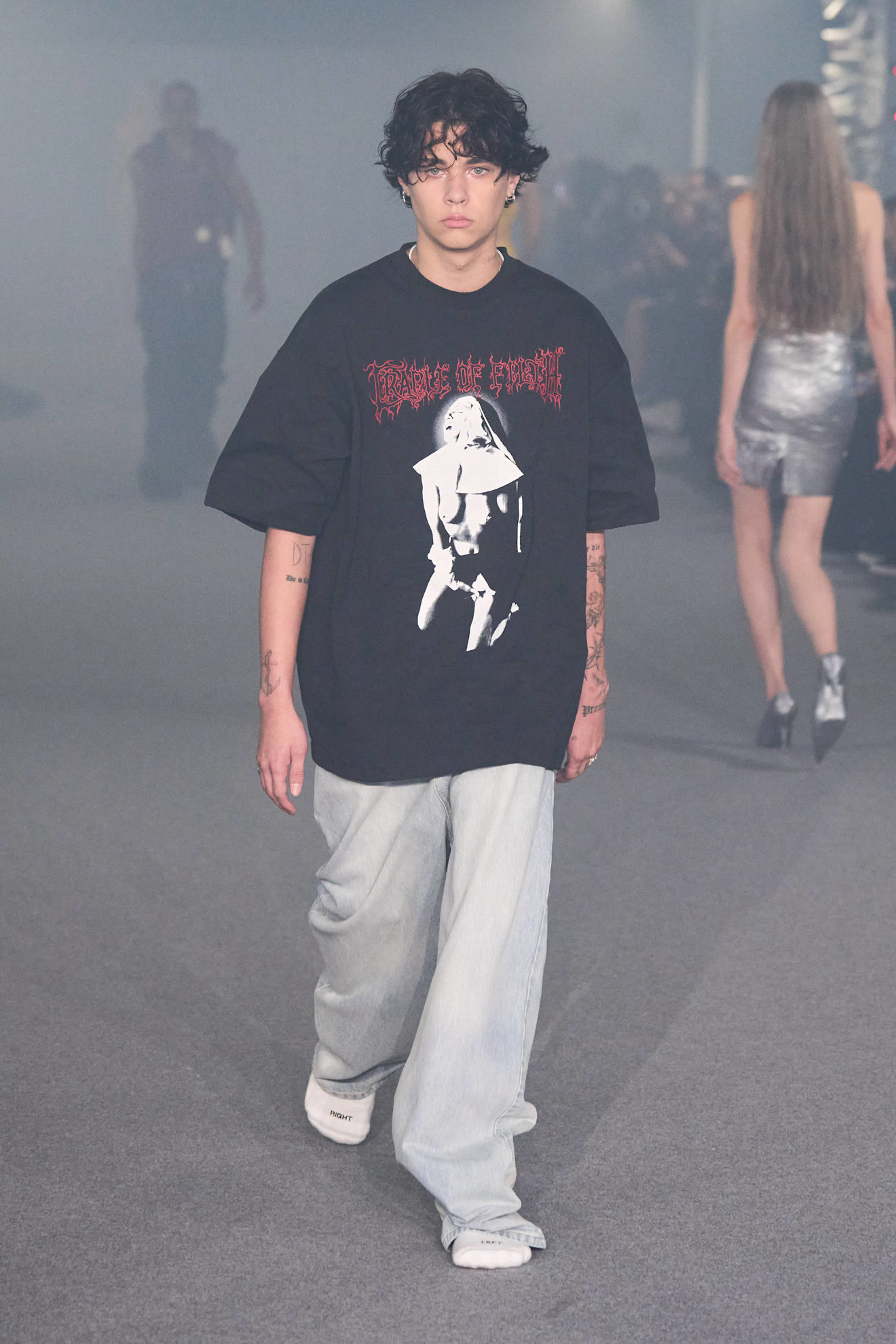 Vetements S25 015