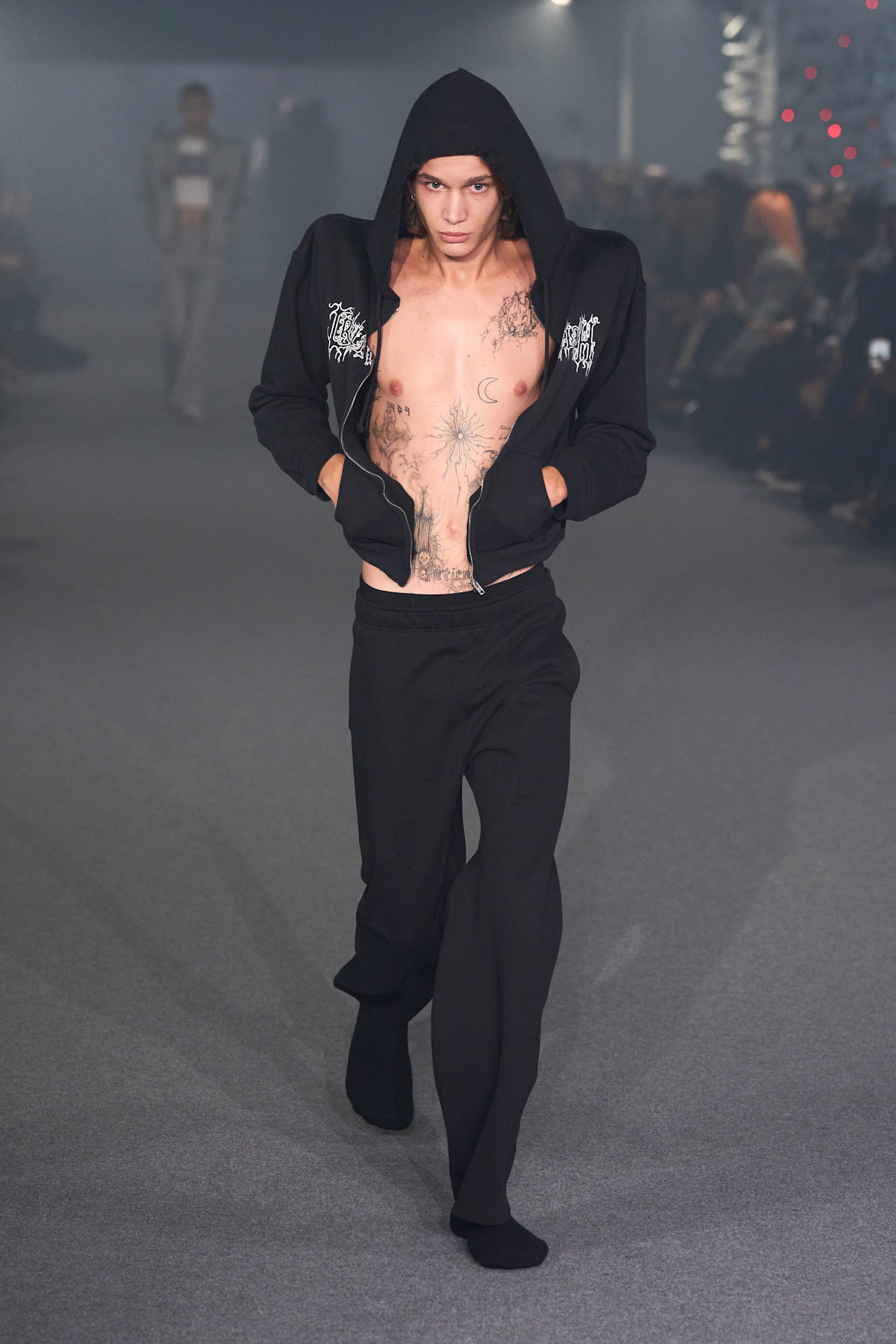Vetements S25 027