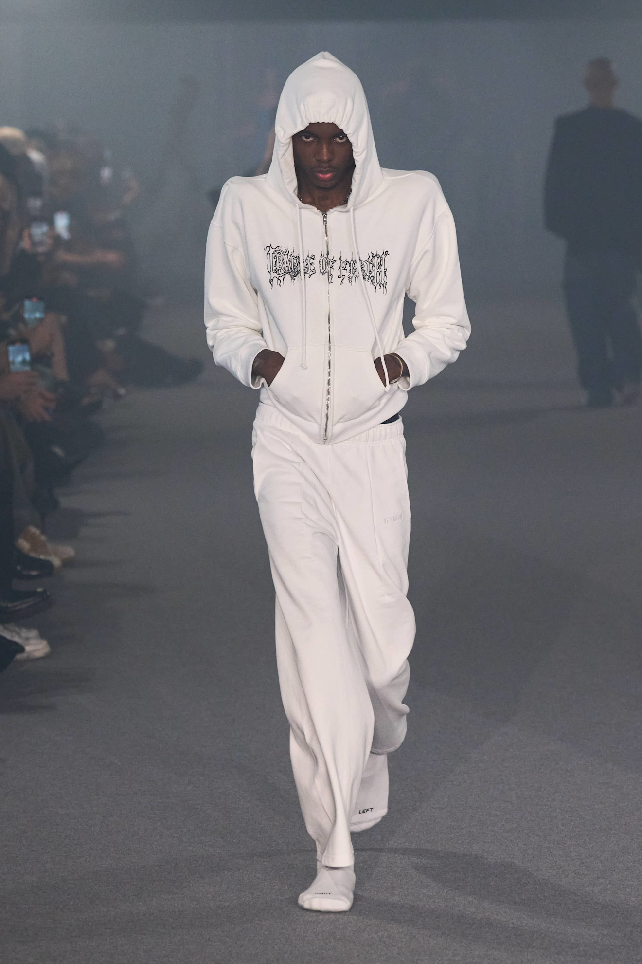 Vetements S25 029