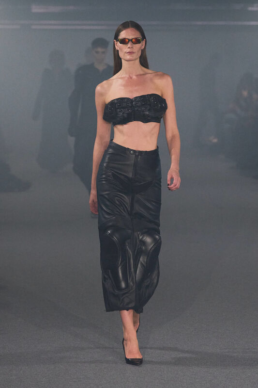 Vetements S25 005
