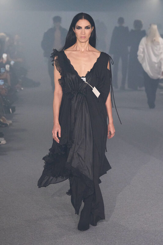 Vetements S25 021