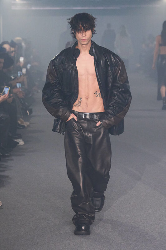 Vetements S25 022