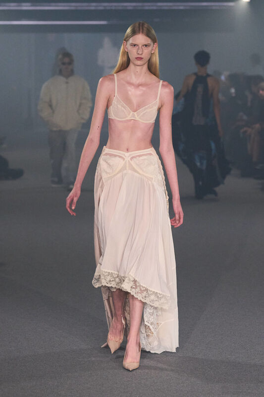 Vetements S25 039