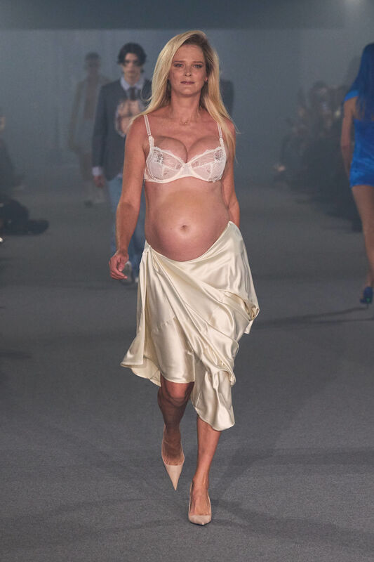 Vetements S25 041