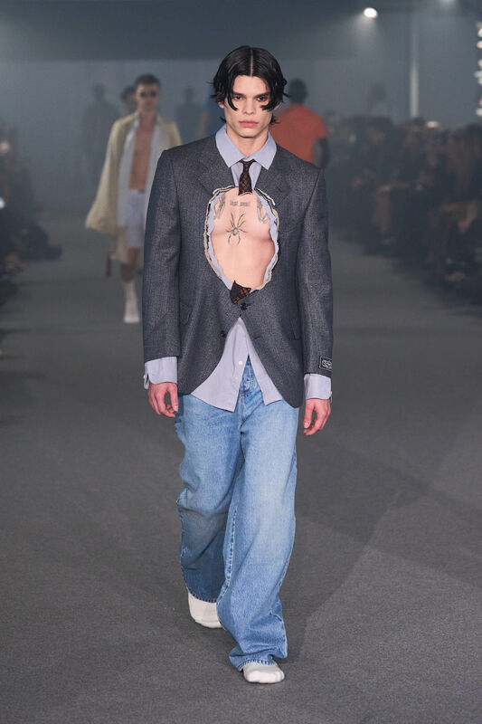 Vetements S25 042