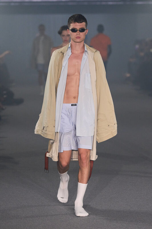 Vetements S25 043