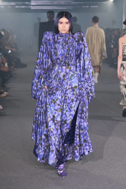 Vetements S25 053