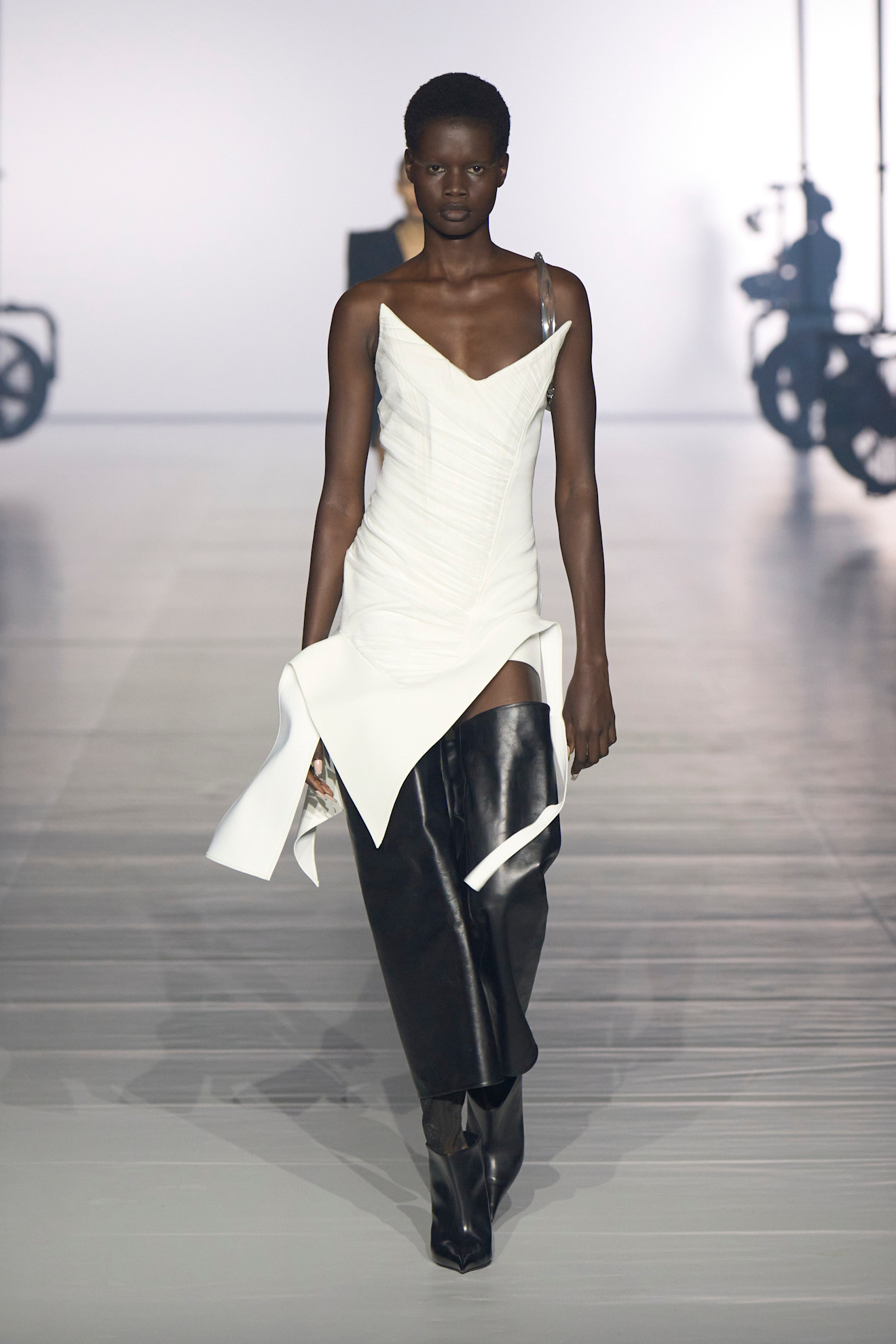 Mugler S24 010