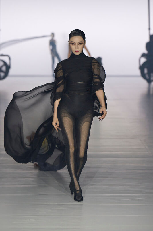 Mugler S24 027
