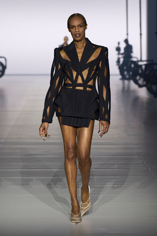 Mugler S24 032