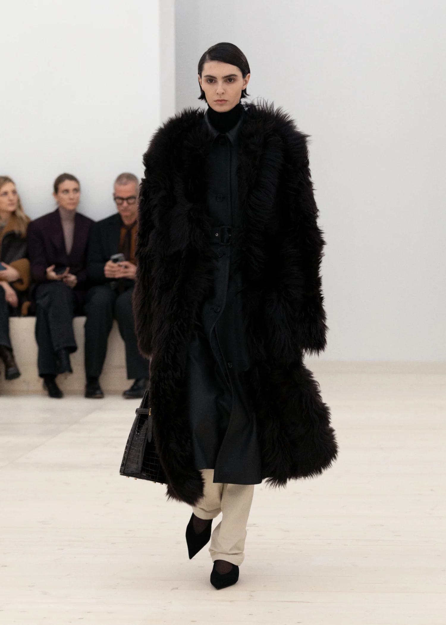5x7_TOTEME_FW24_LOOK5_1
