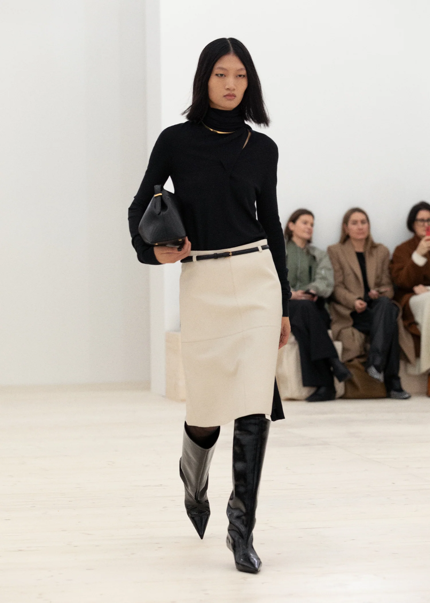 5x7_TOTEME_FW24_LOOK7_1