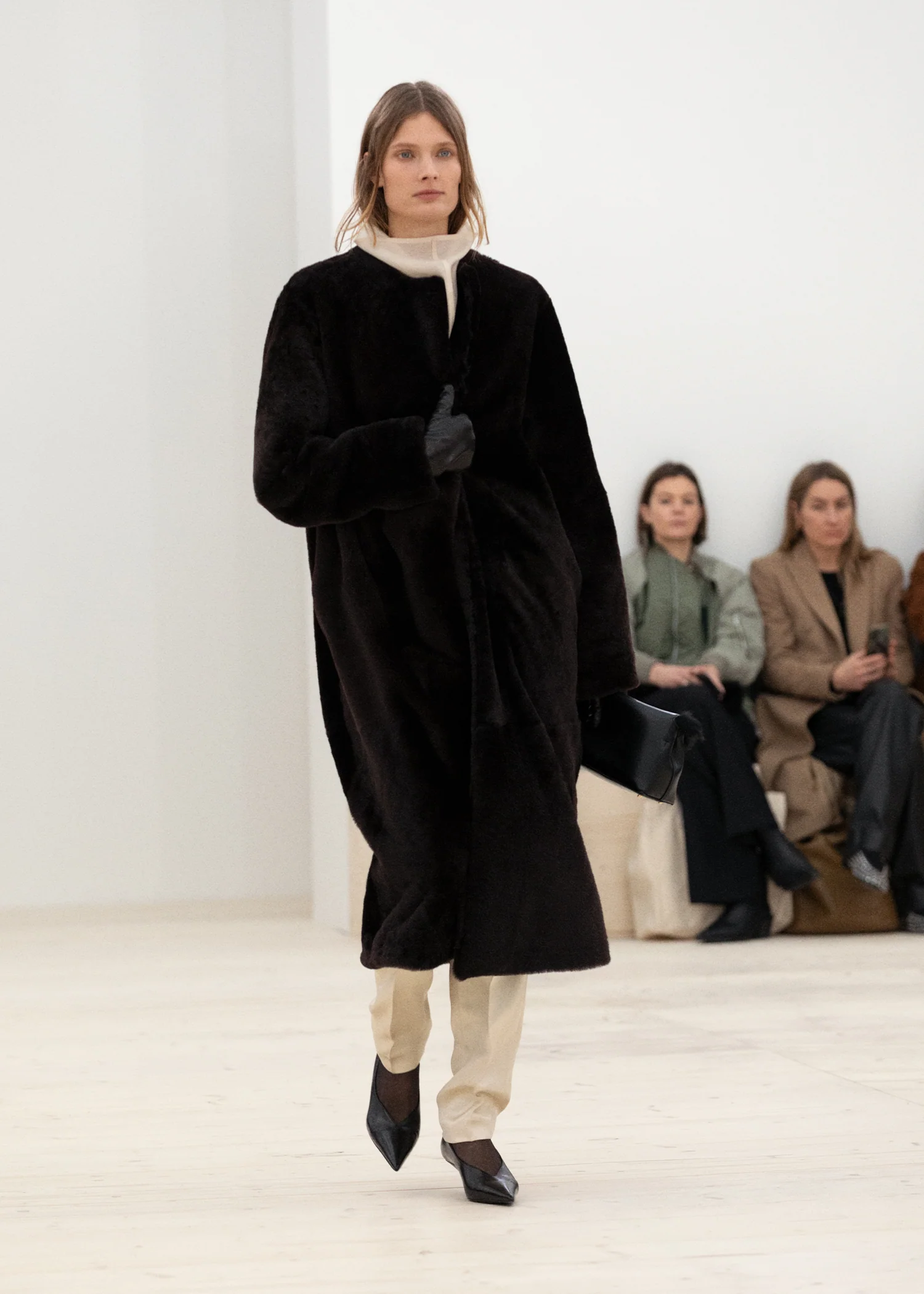5x7_TOTEME_FW24_LOOK8_1