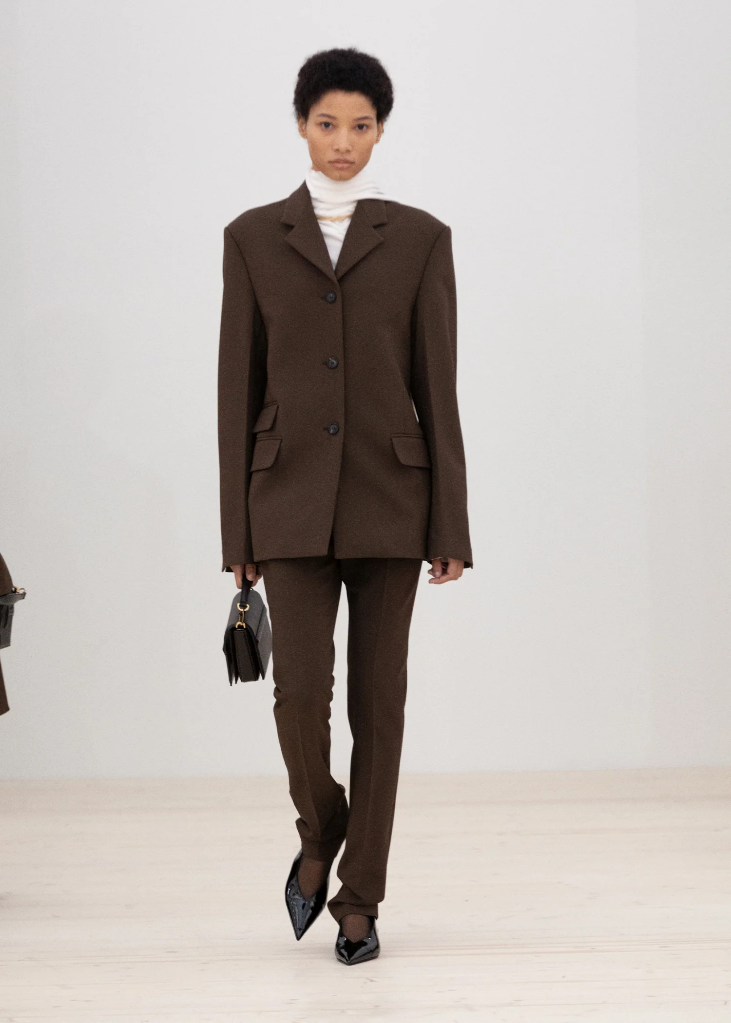 5x7_TOTEME_FW24_LOOK13_1