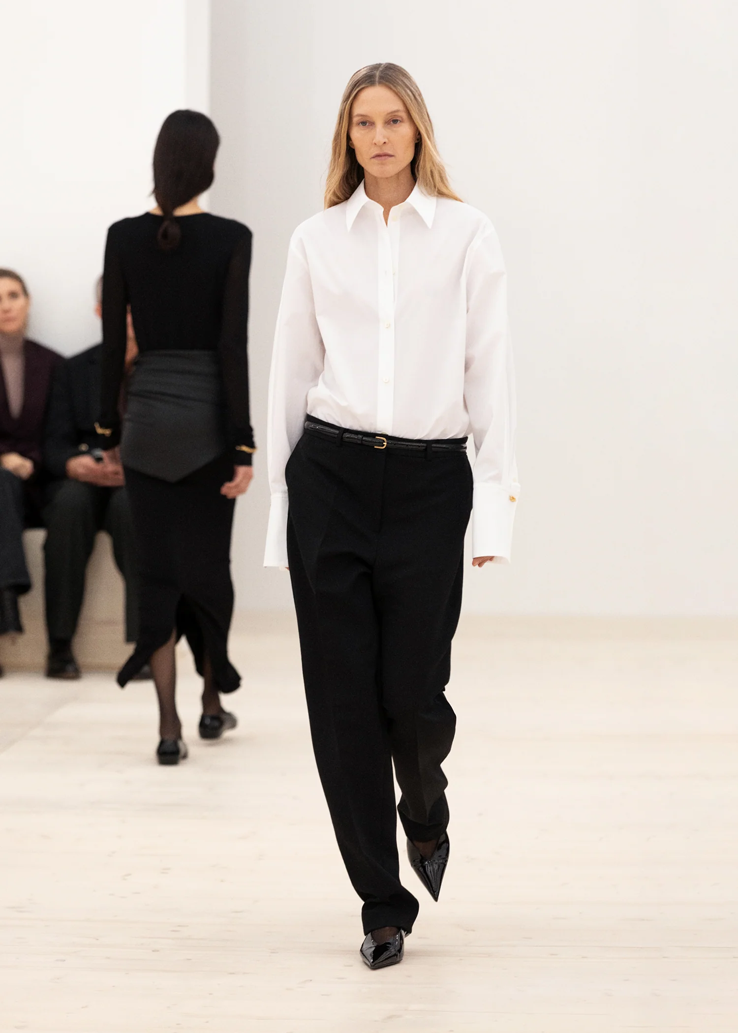 5x7_TOTEME_FW24_LOOK14_1