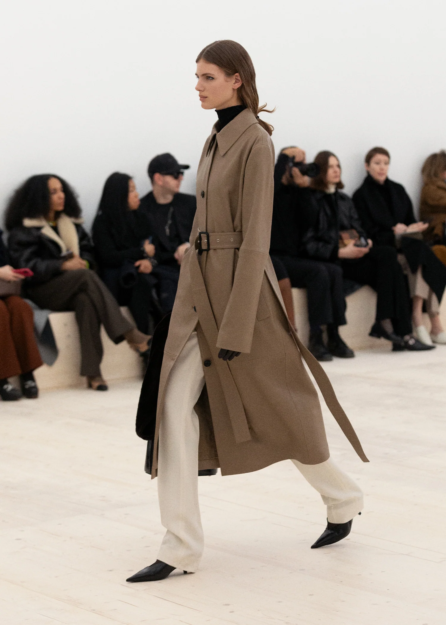 5x7_TOTEME_FW24_LOOK17_1