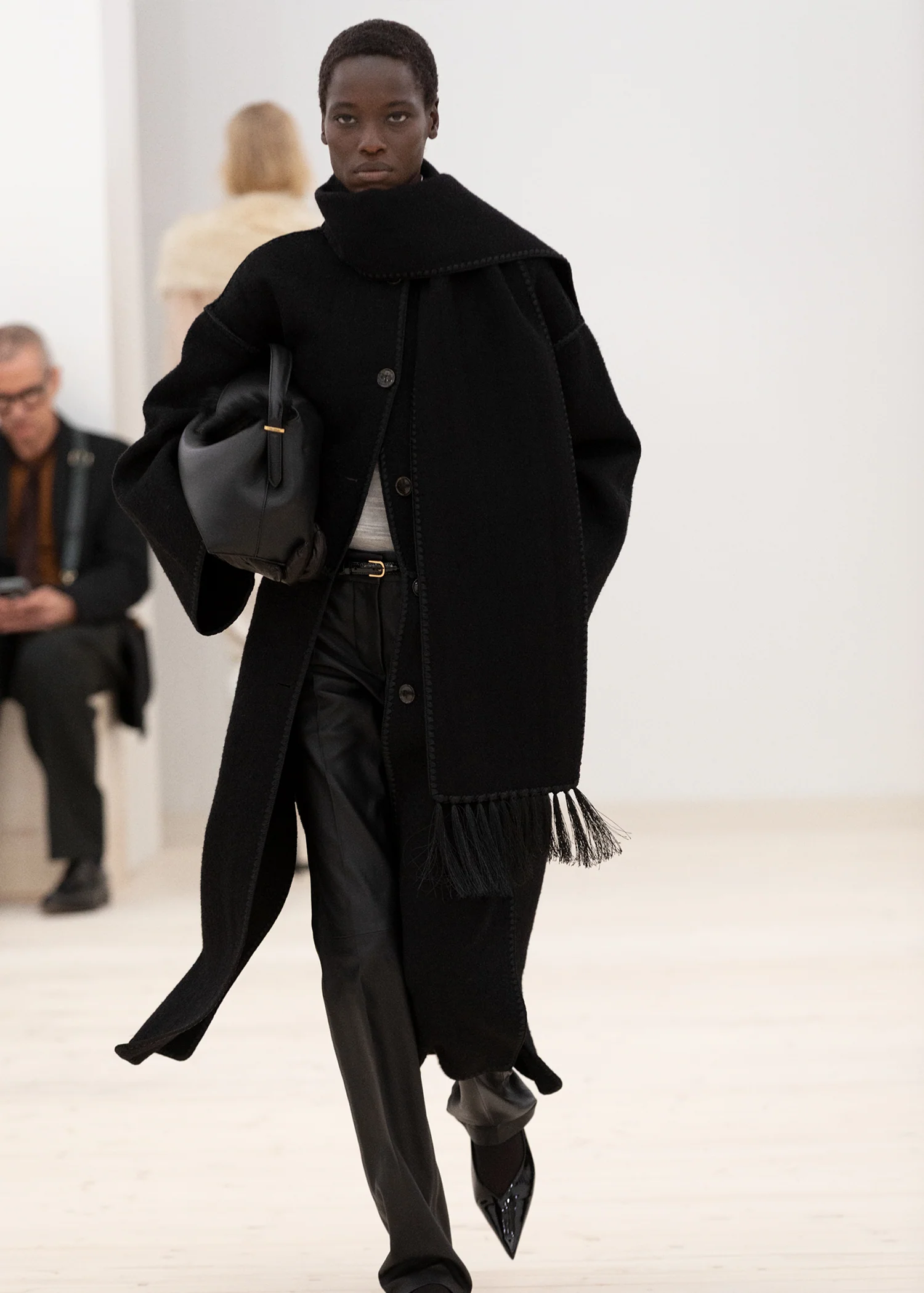 5x7_TOTEME_FW24_LOOK19_1