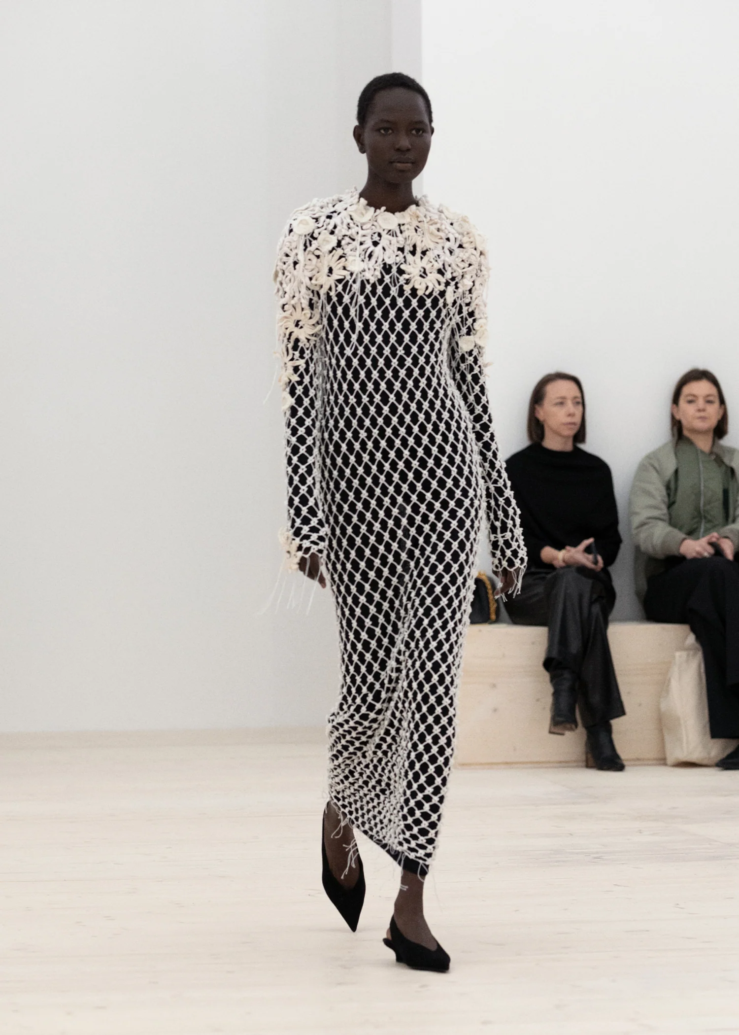5x7_TOTEME_FW24_LOOK25_1
