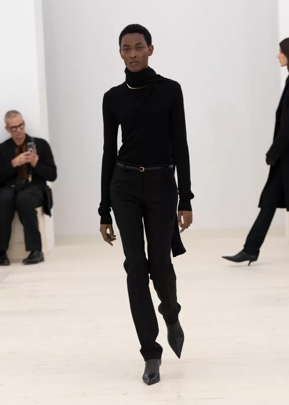 5x7_TOTEME_FW24_LOOK2_1