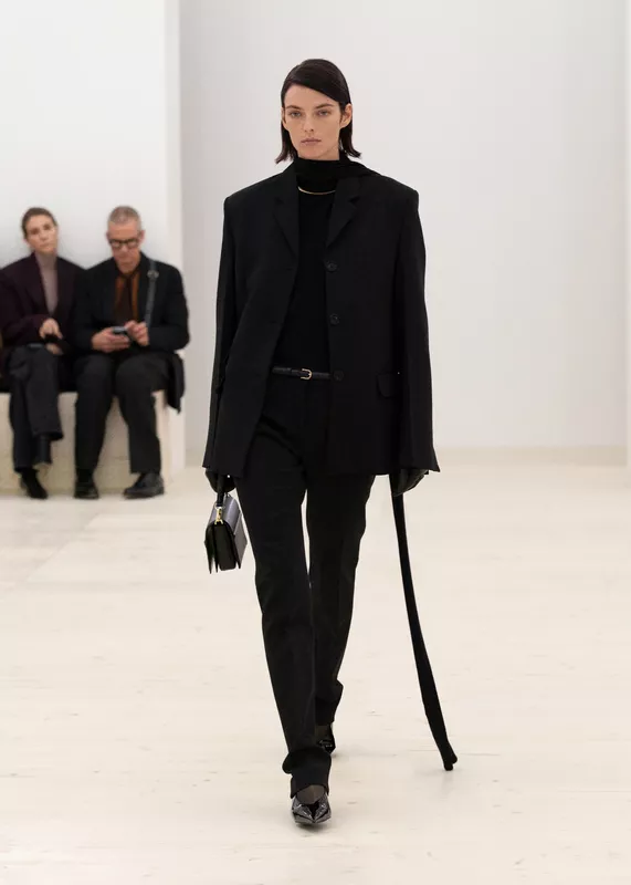 5x7_TOTEME_FW24_LOOK3_2