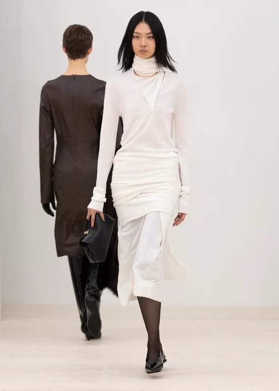 5x7_TOTEME_FW24_LOOK9_1