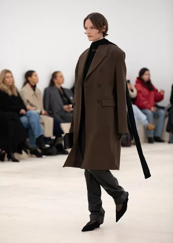 5x7_TOTEME_FW24_LOOK10_1