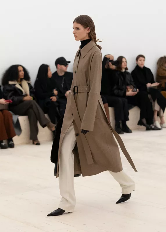 5x7_TOTEME_FW24_LOOK17_1