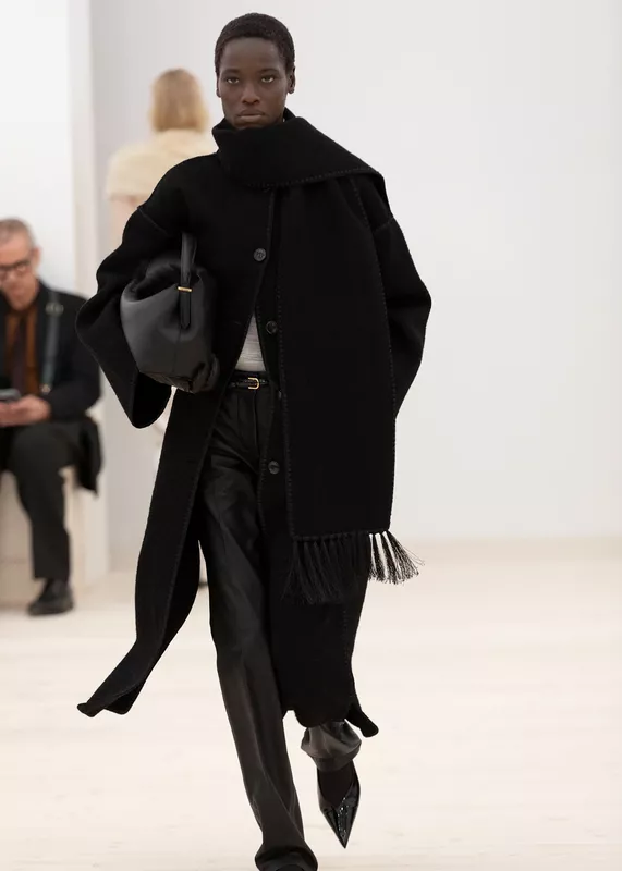 5x7_TOTEME_FW24_LOOK19_1