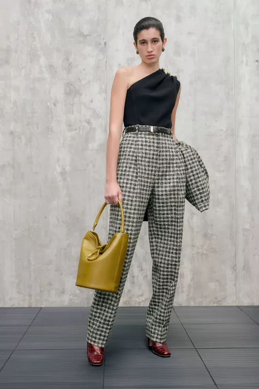 00019-bottega-veneta-resort-2025-credit-brand
