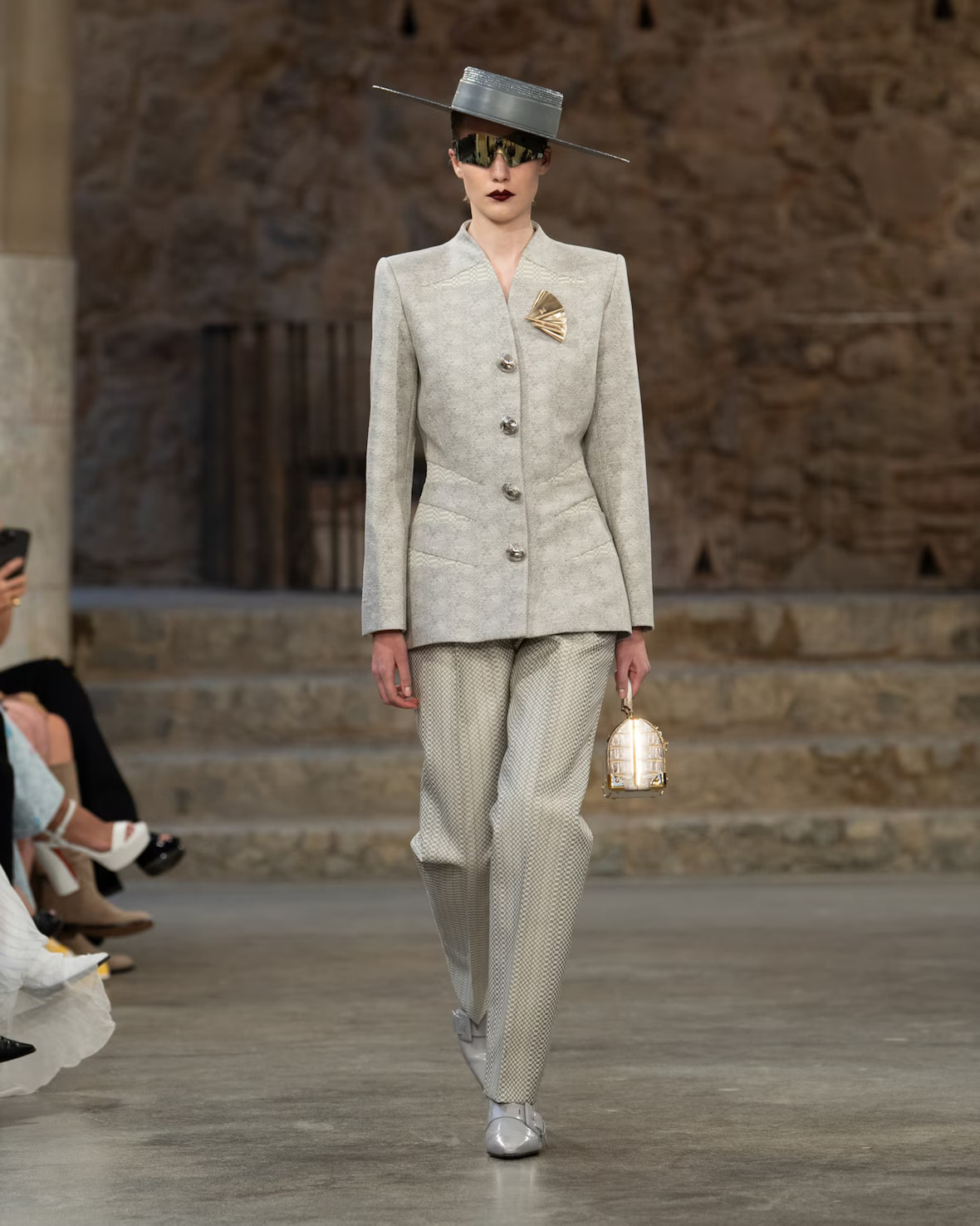 WOMEN_CRUISE25_SHOW_RUNWAY_LOOKS_LVCOM_1600x2000_DII_04_53_11zon