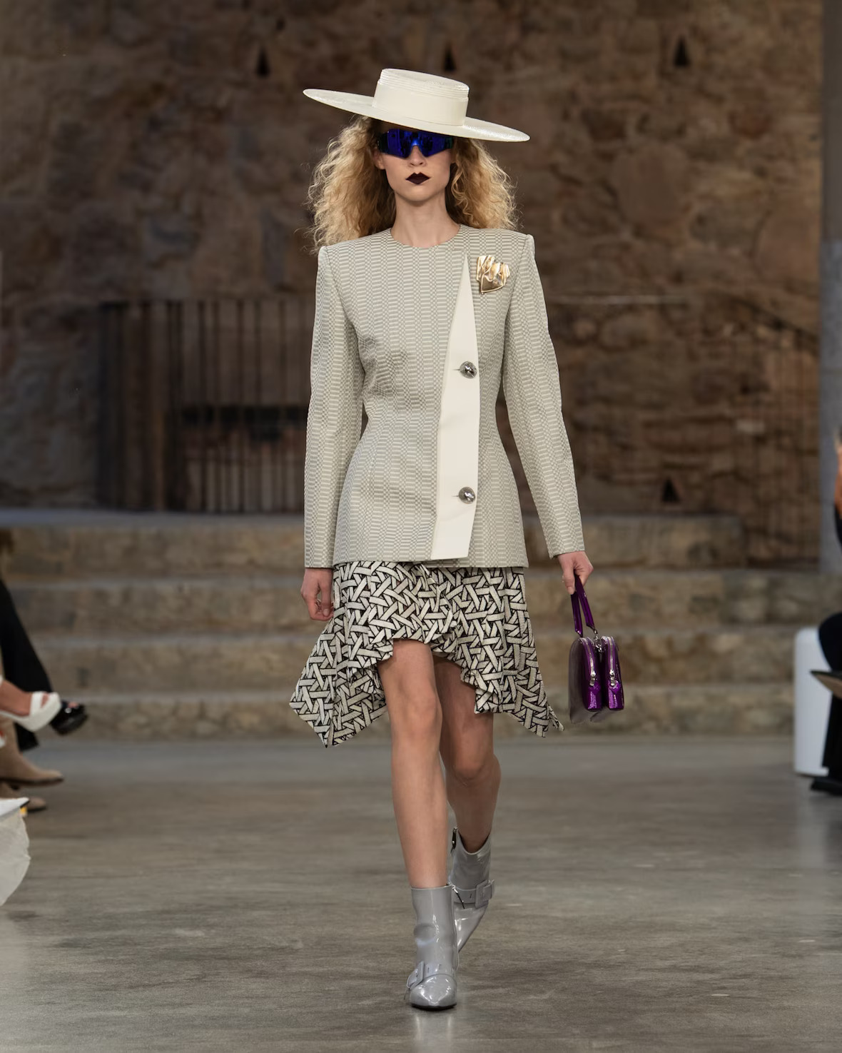 WOMEN_CRUISE25_SHOW_RUNWAY_LOOKS_LVCOM_1600x2000_DII_05_52_11zon
