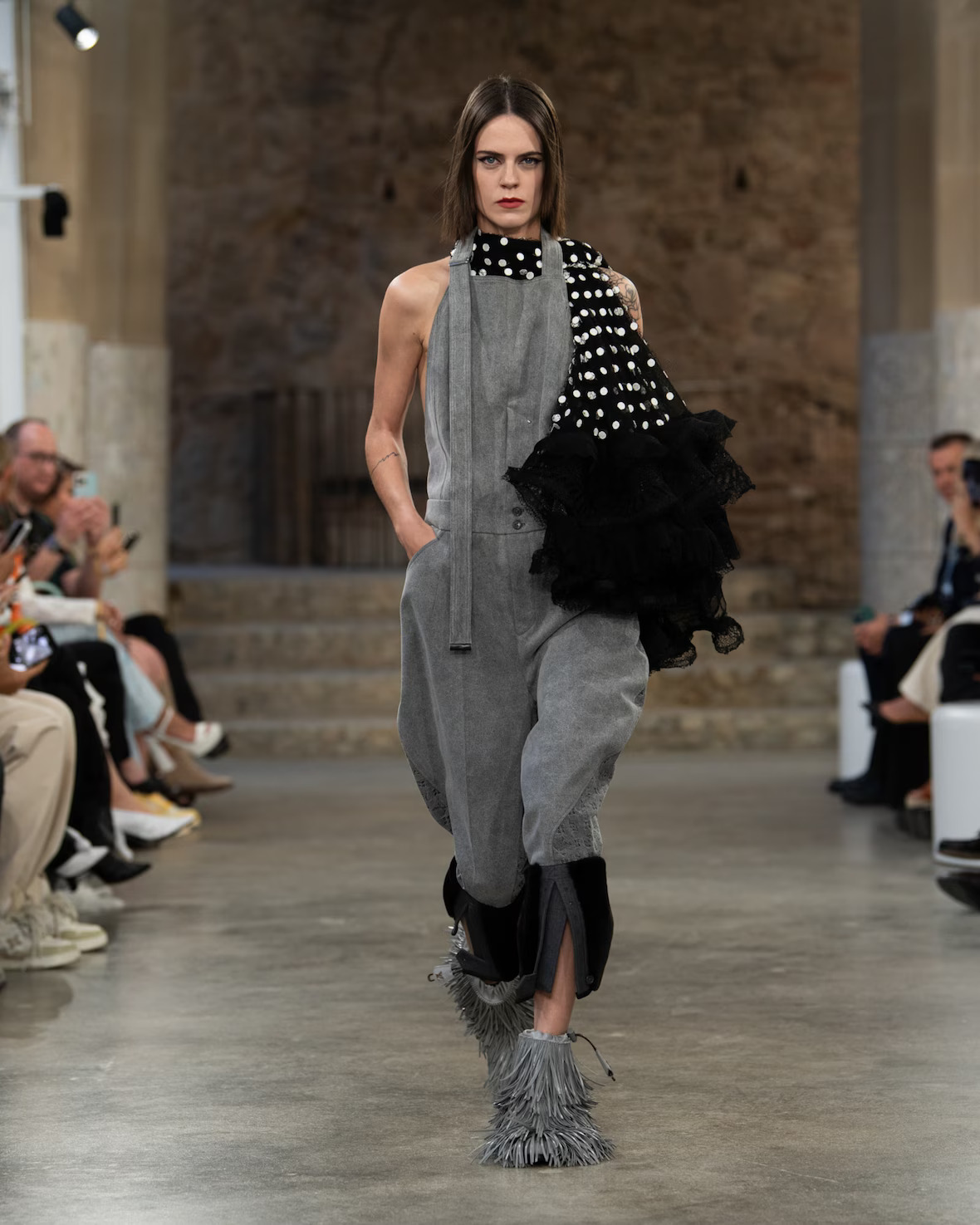 WOMEN_CRUISE25_SHOW_RUNWAY_LOOKS_LVCOM_1600x2000_DII_21_39_11zon