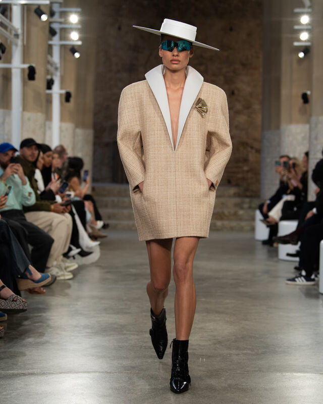 WOMEN_CRUISE25_SHOW_RUNWAY_LOOKS_LVCOM_1600x2000_DII_01_56_11zon